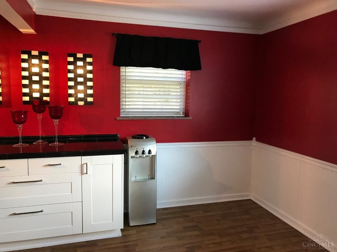 3520 Burke Ave - Photo 5 of 29