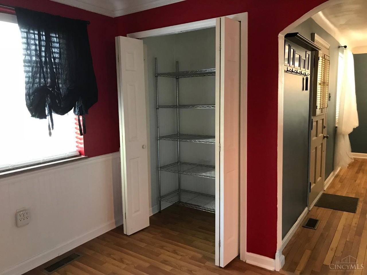 3520 Burke Ave - Photo 7 of 29