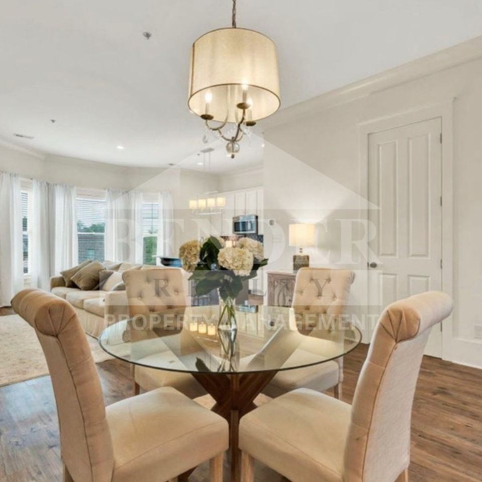 2405 Spring Creek Blvd Ne - Photo 2 of 9