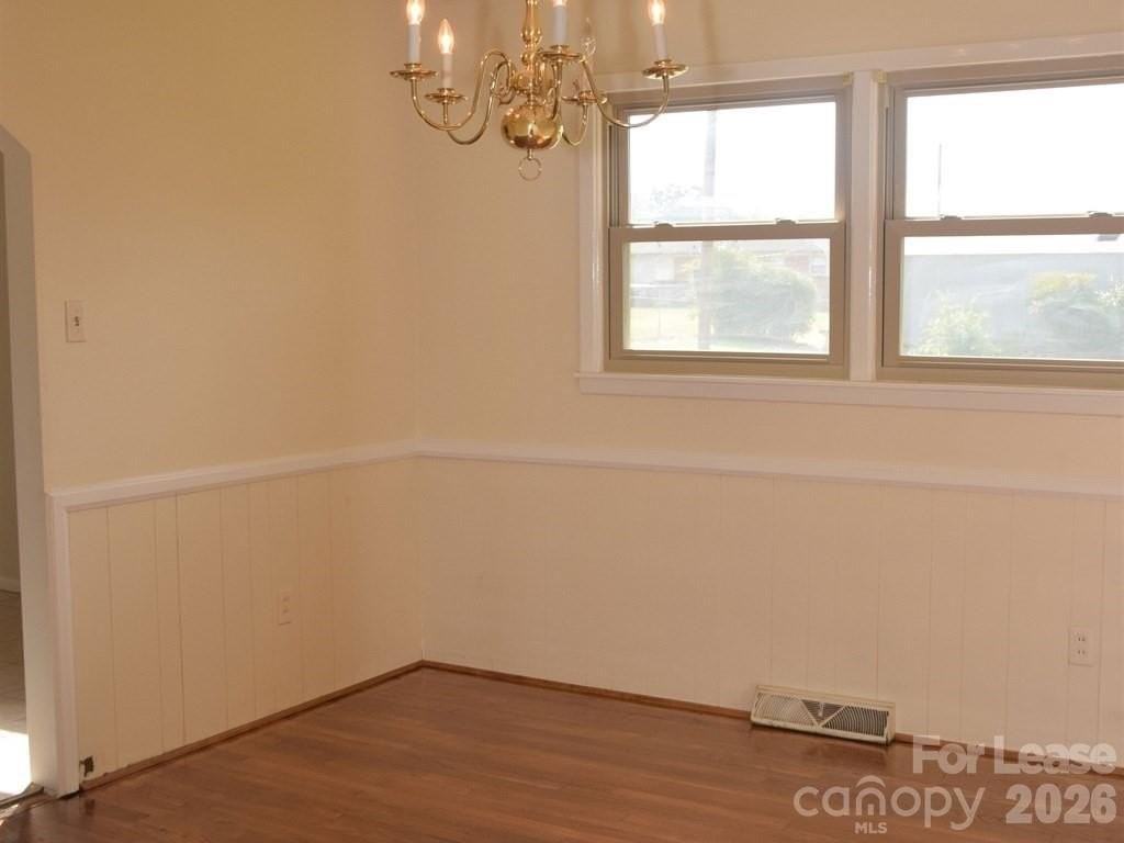 1812 Cameron Rd - Photo 5 of 23