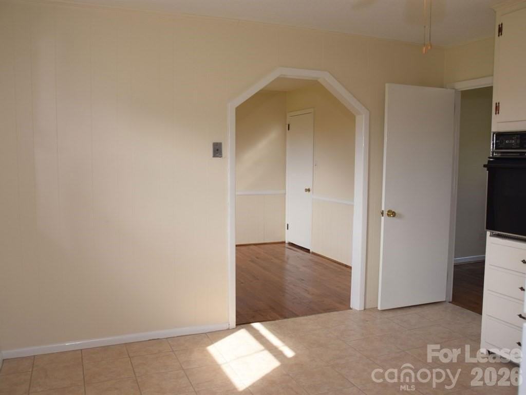 1812 Cameron Rd - Photo 6 of 23