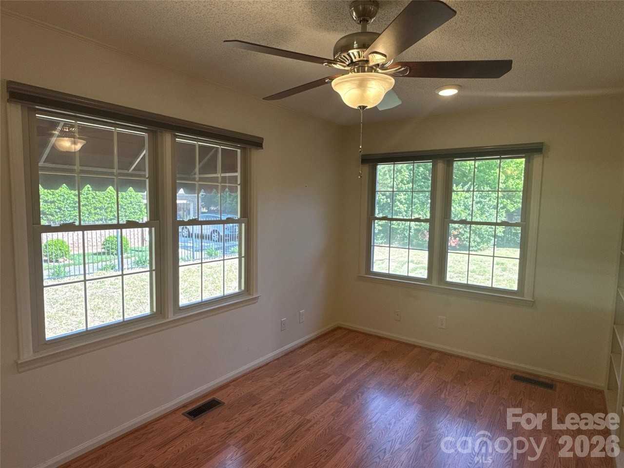 1131 Kendrick Rd - Photo 7 of 17