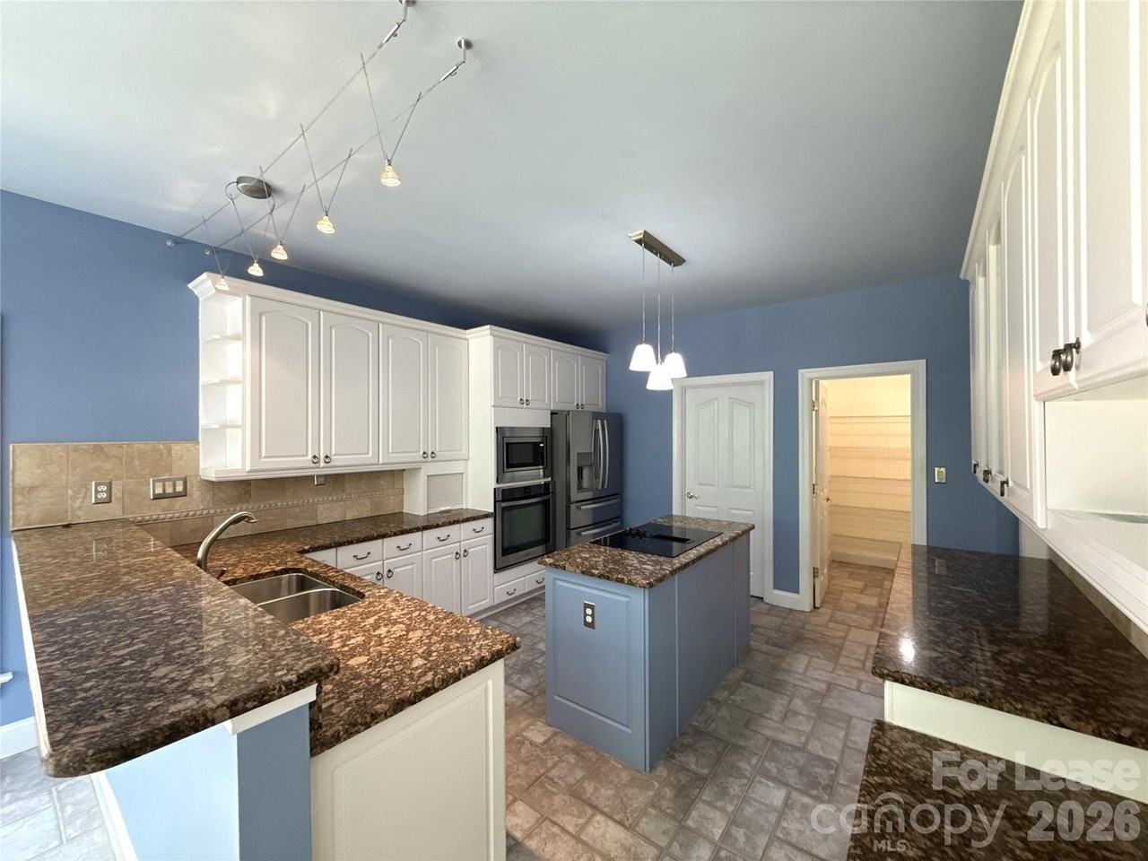 15816 Feeny Ct - Photo 6 of 34