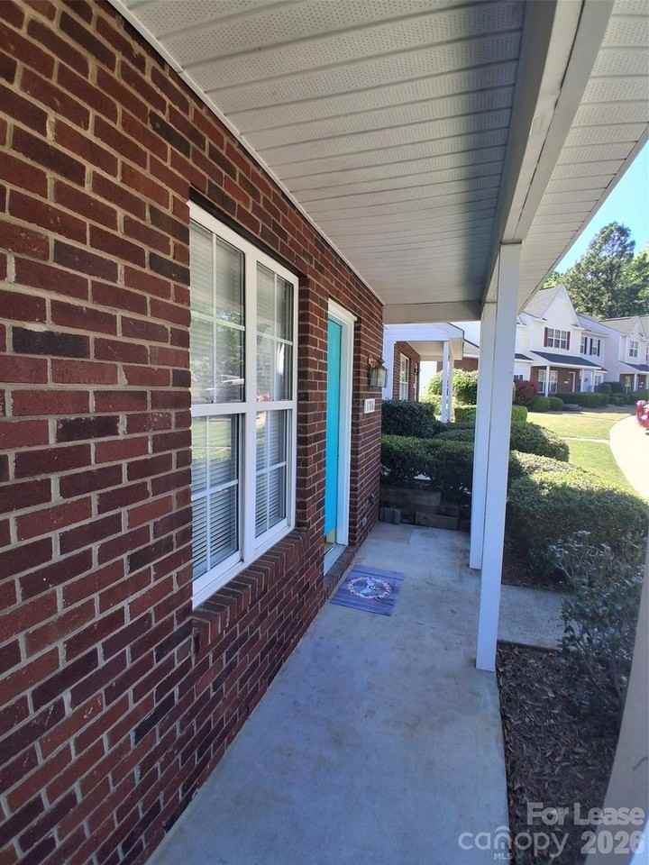 1786 Forest Side Ln - Photo 2 of 22