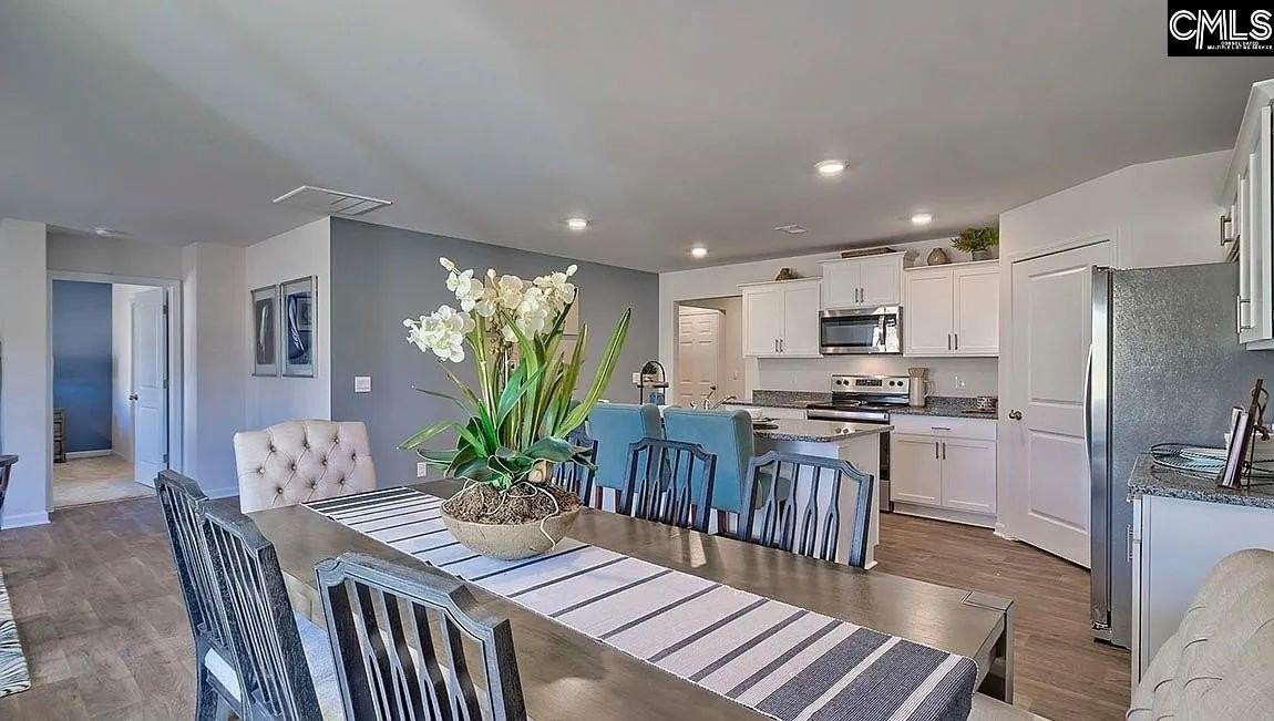 226 Carrington Dr - Photo 3 of 12