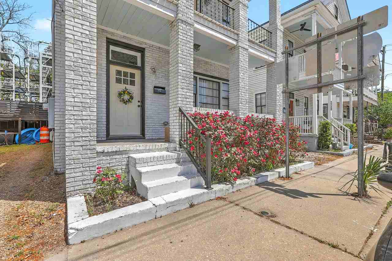 272 Coming St #C - Photo 4 of 37