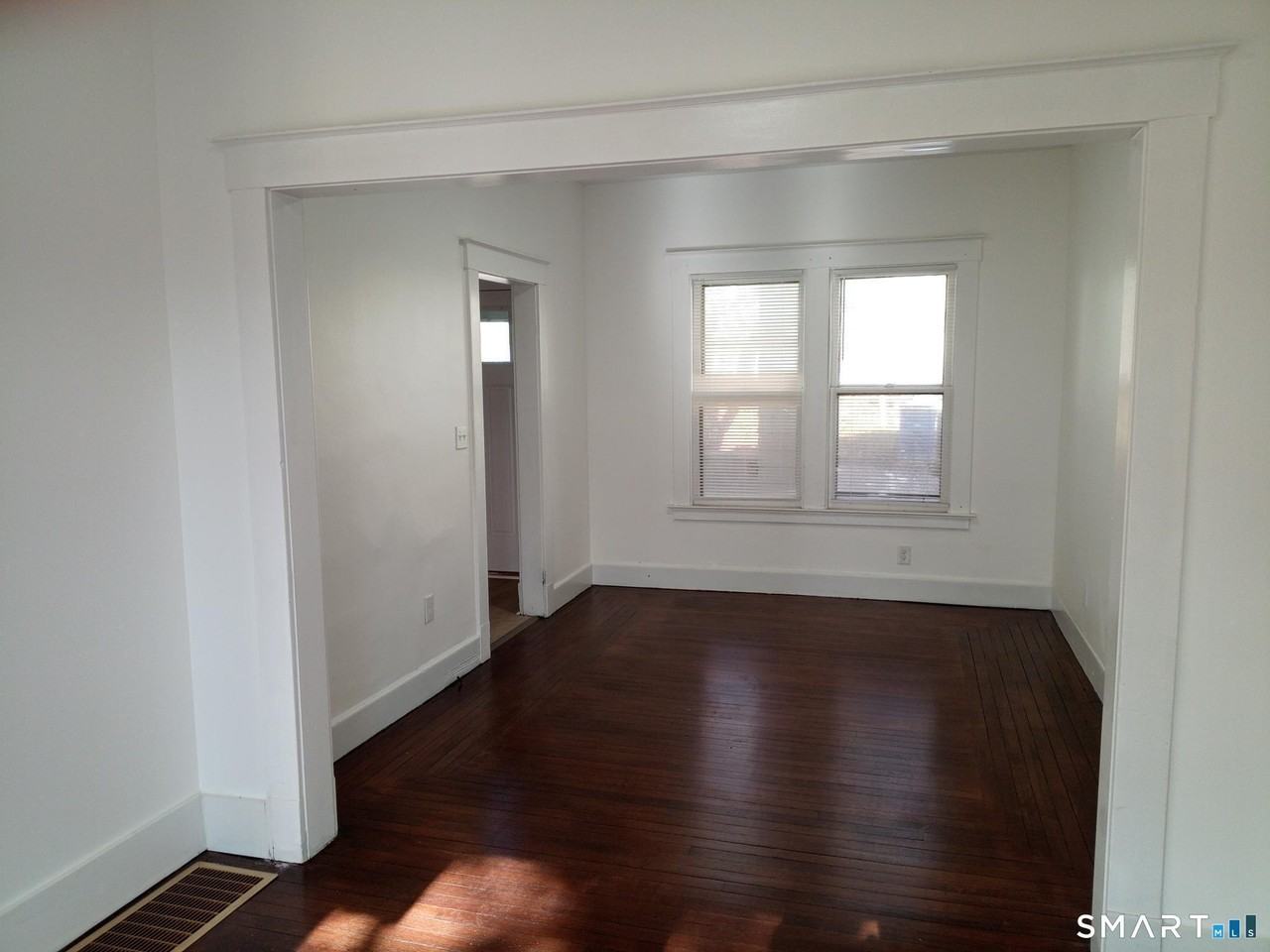 105 Hillside Ave - Photo 5 of 18