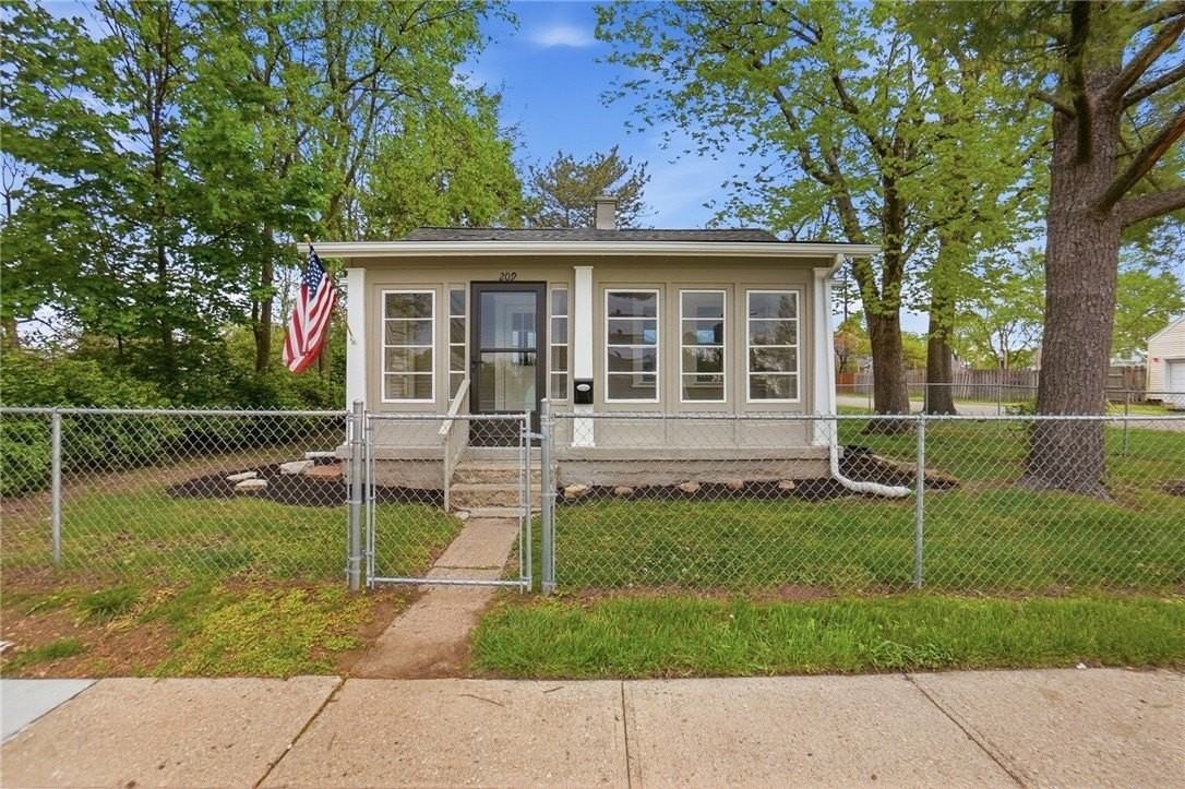 209 Greene St - Photo 2 of 28