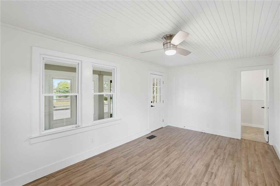 209 Greene St - Photo 6 of 28