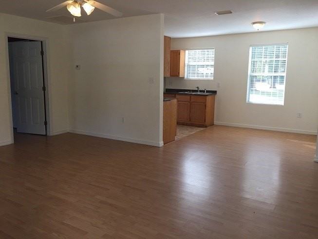 1102 Ne 16th Ave - Photo 5 of 10