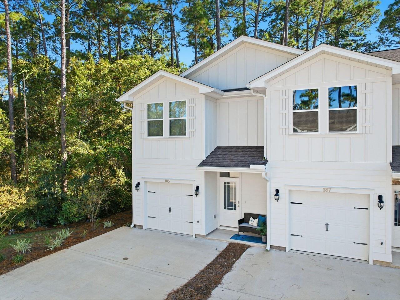 183 Sandhill Pines Dr - Photo 2 of 39