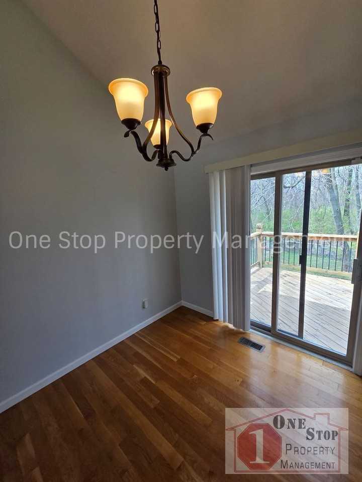 7616 Nw Rhode Ave - Photo 7 of 25