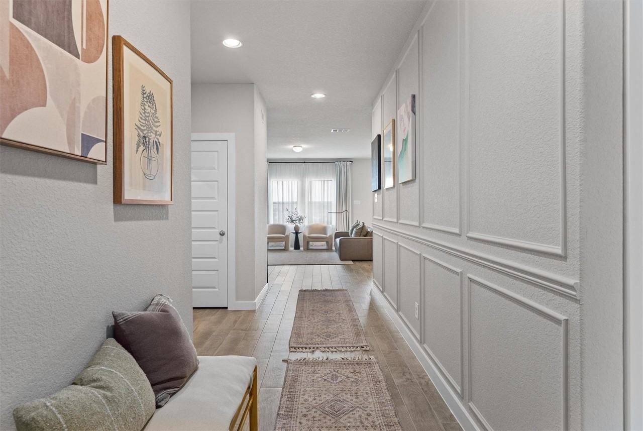 11620 Comano Dr - Photo 3 of 34