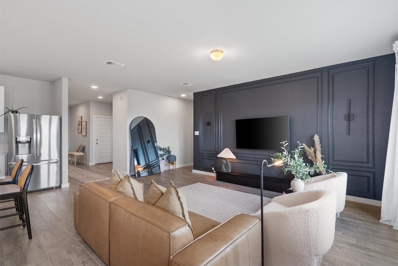 11620 Comano Dr - Photo 4 of 34