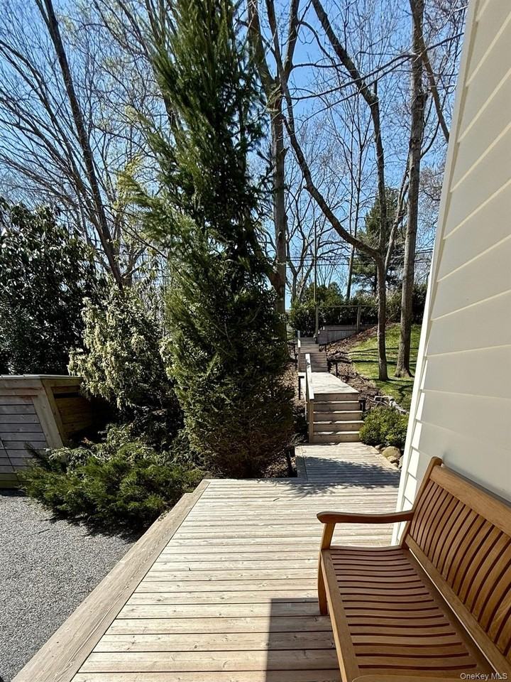 323 Division St - Photo 2 of 18