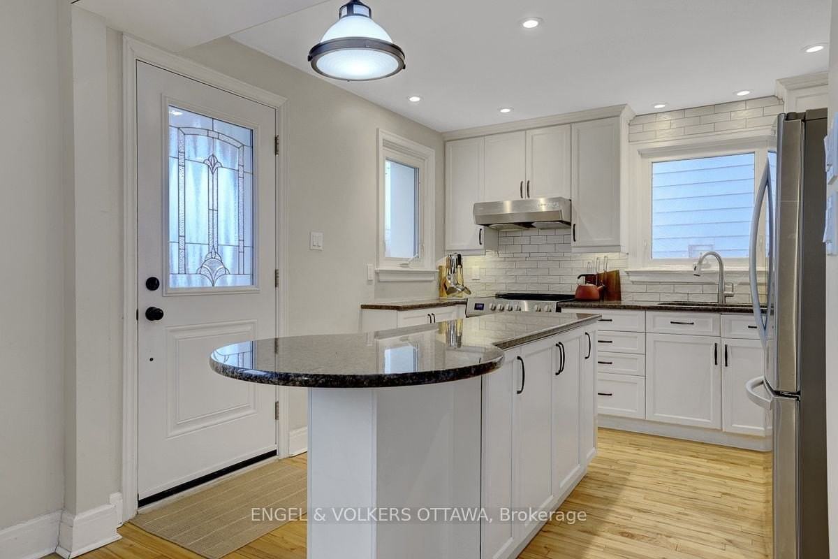 1838 Scott St - Photo 6 of 32