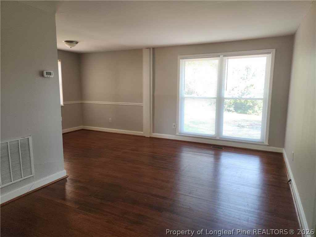 469 Mcbain Dr - Photo 2 of 11