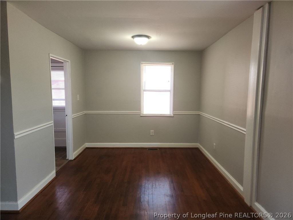 469 Mcbain Dr - Photo 3 of 11