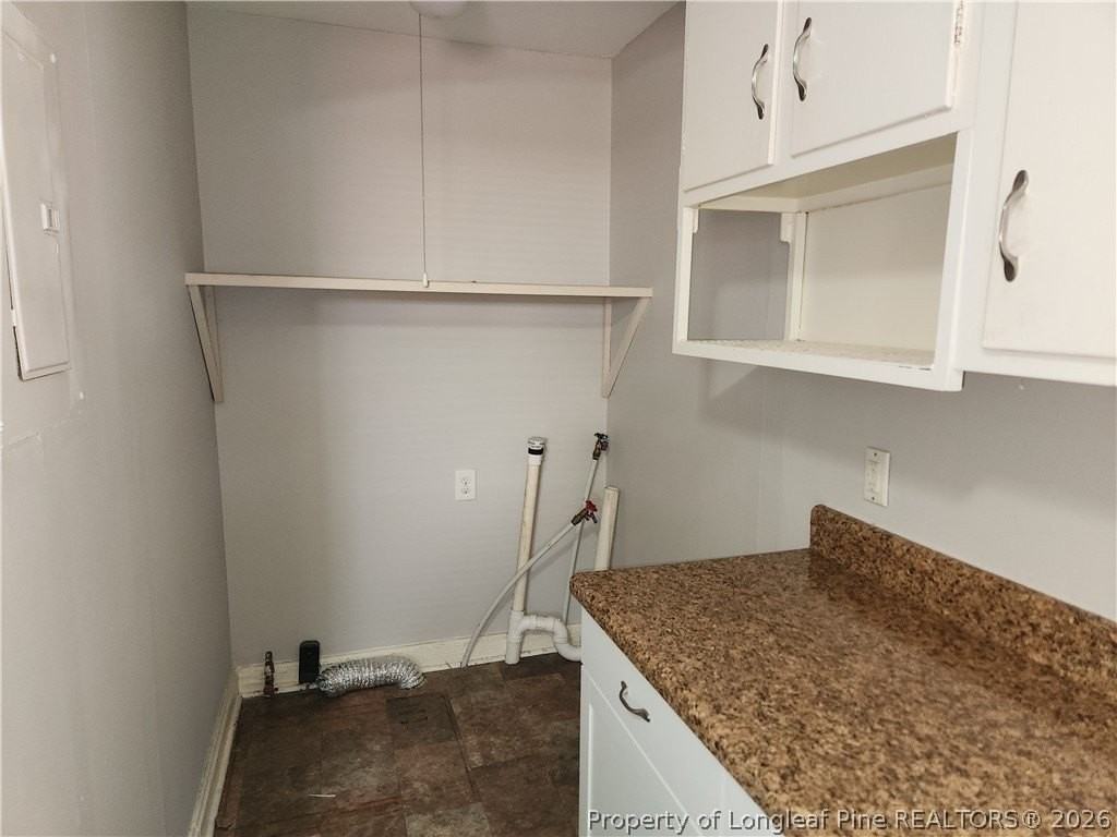 469 Mcbain Dr - Photo 5 of 11