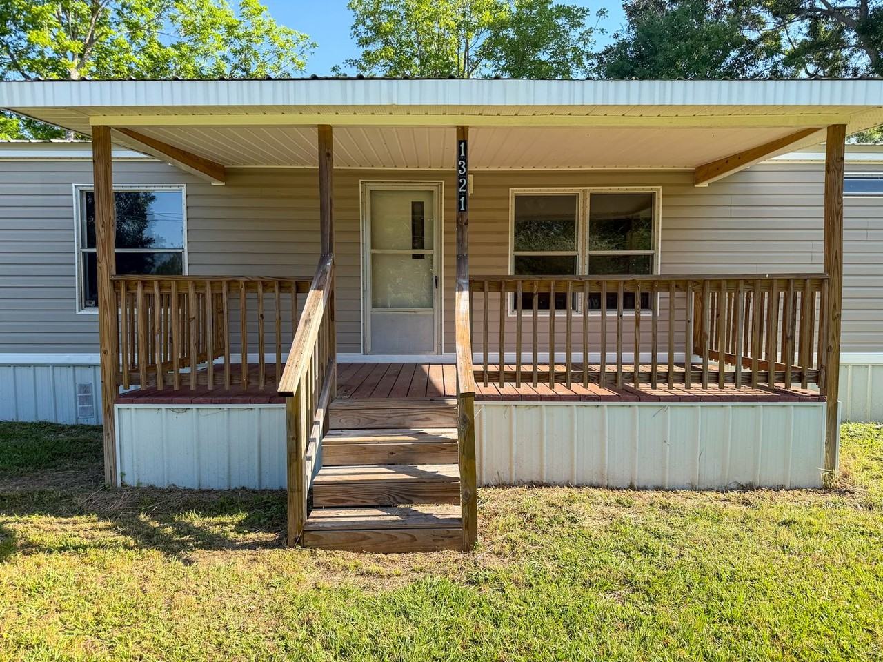 1321 15th St - Photo 2 of 15