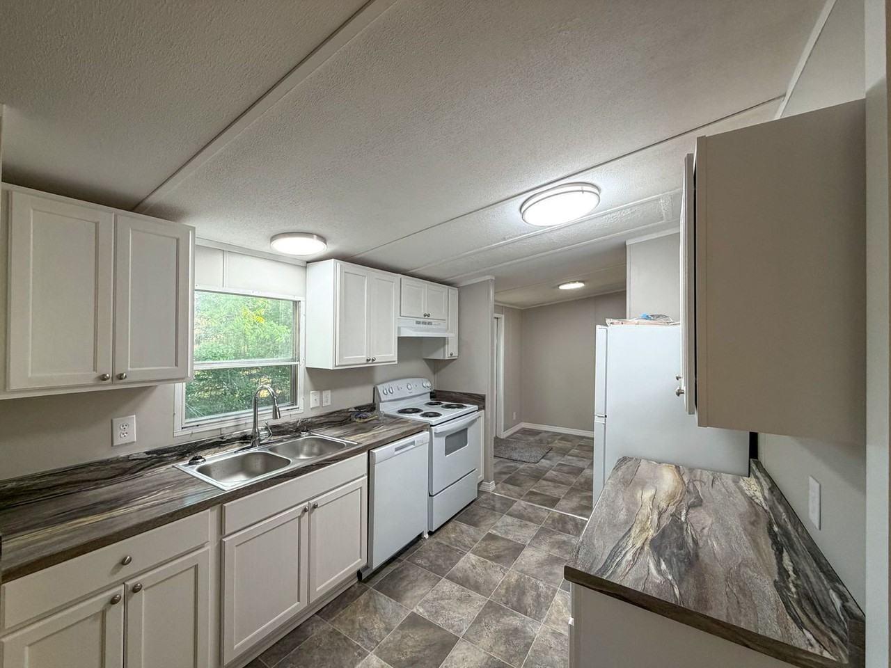 1321 15th St - Photo 5 of 15