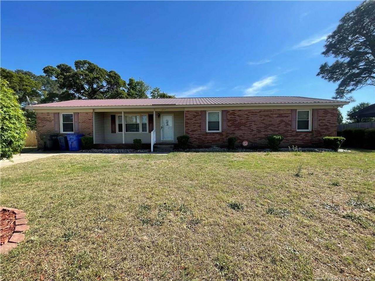 1927 Shiloh Dr - Photo 2 of 17