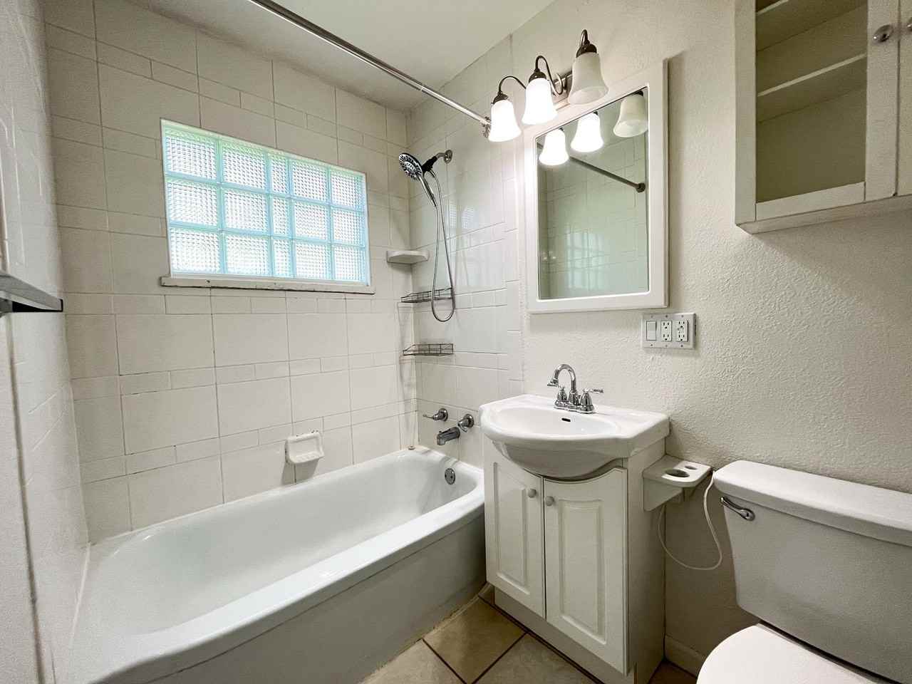 1106 Hugo St - Photo 5 of 10