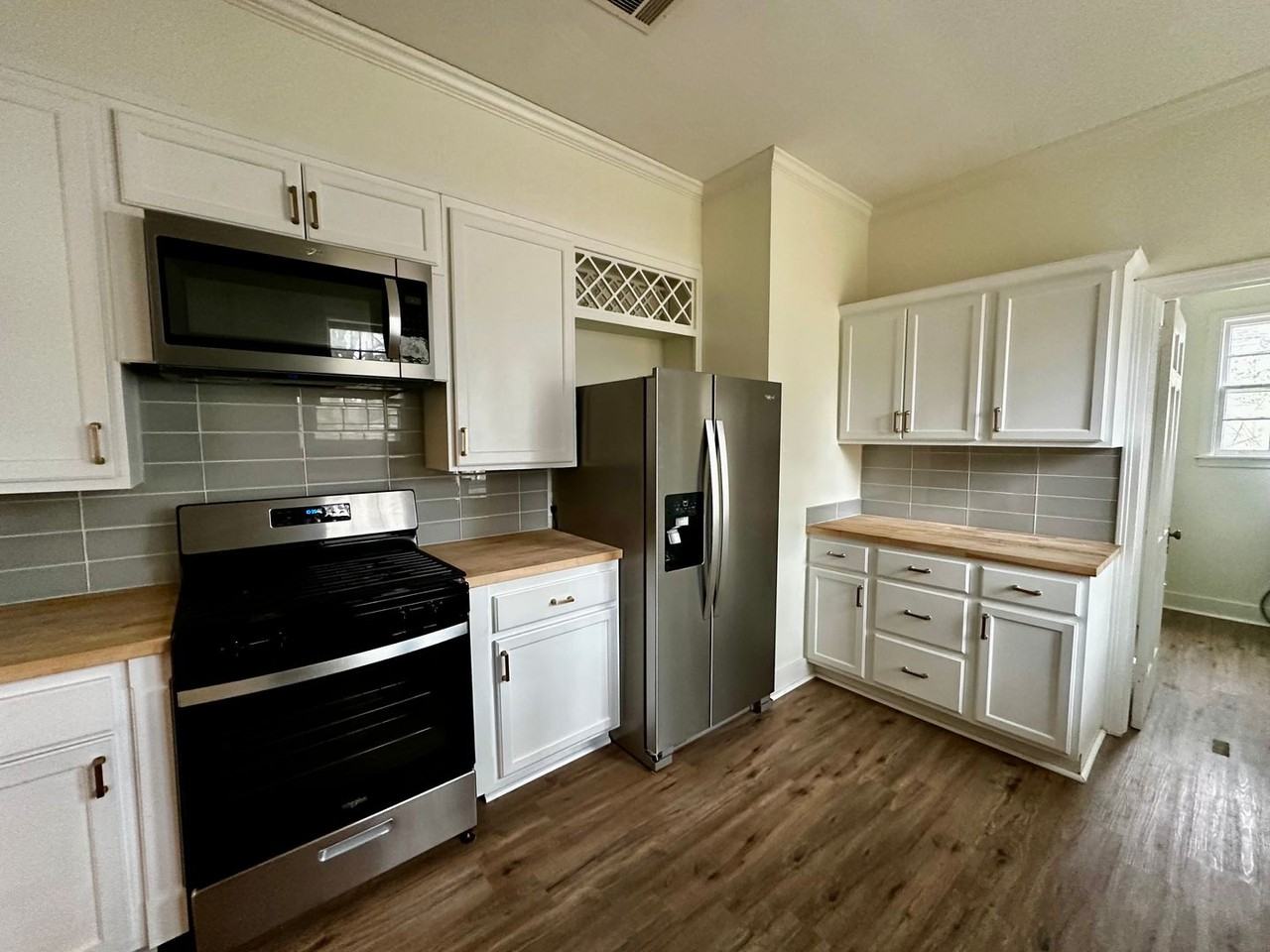 724 Meadowbrook Rd - Photo 3 of 15