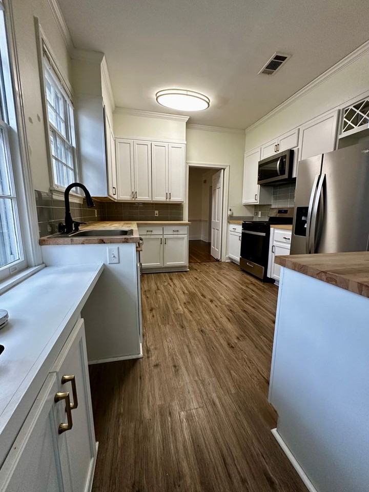 724 Meadowbrook Rd - Photo 4 of 15