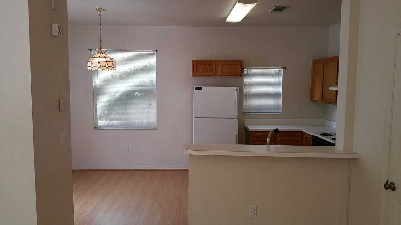 1710 Nw 7th St #401 - Photo 5 of 13