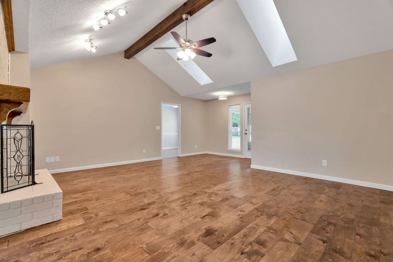 1517 E Devonshire Pl - Photo 5 of 24