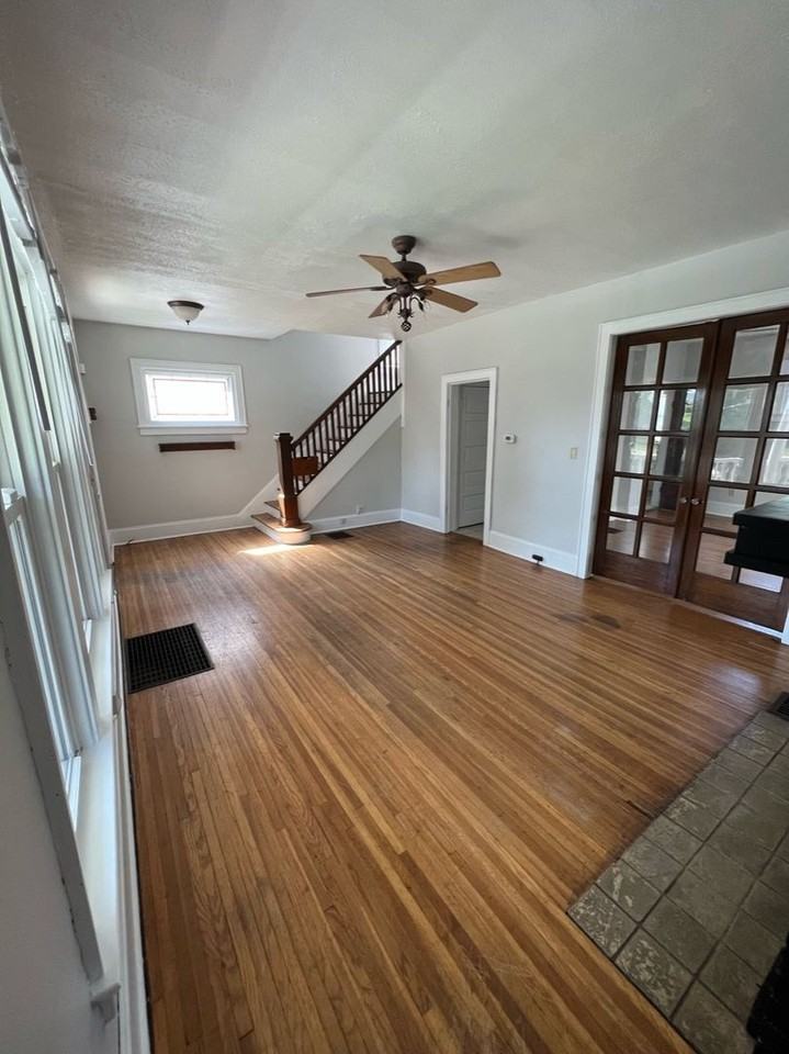 366 E 13th Ave - Photo 6 of 8