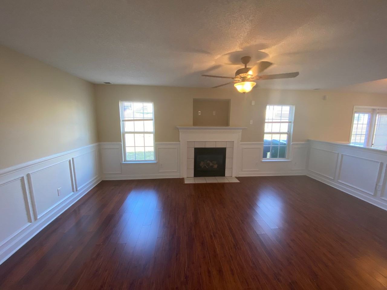 1408 Jordans Pond Ln - Photo 2 of 20