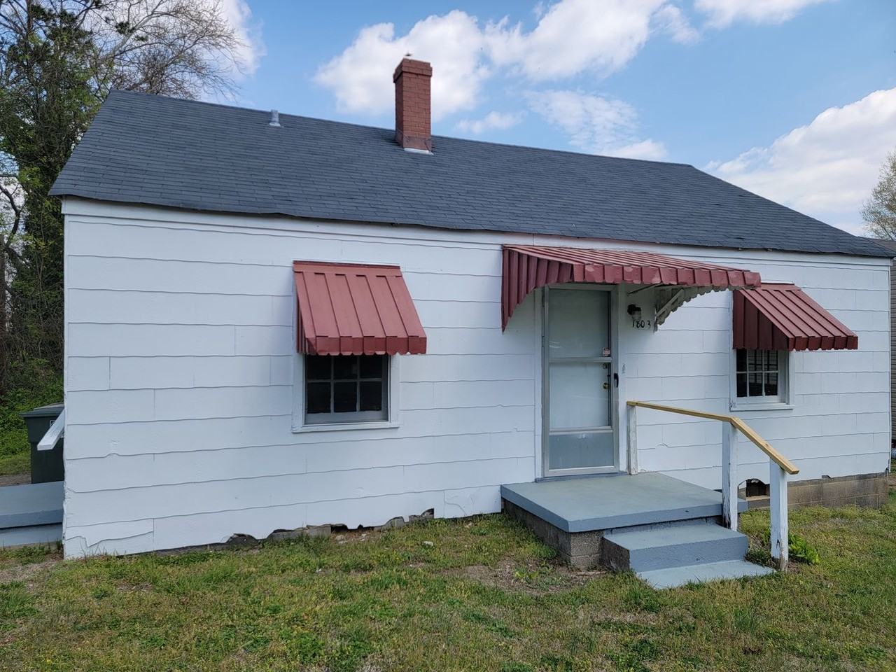 1803 10th St - Photo 2 of 7