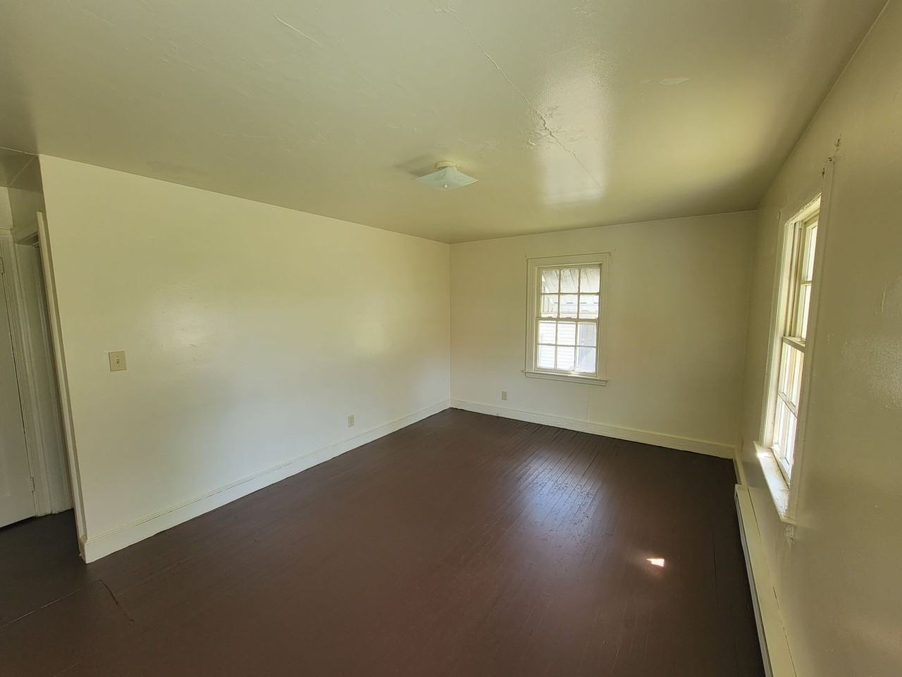 1803 10th St - Photo 3 of 7