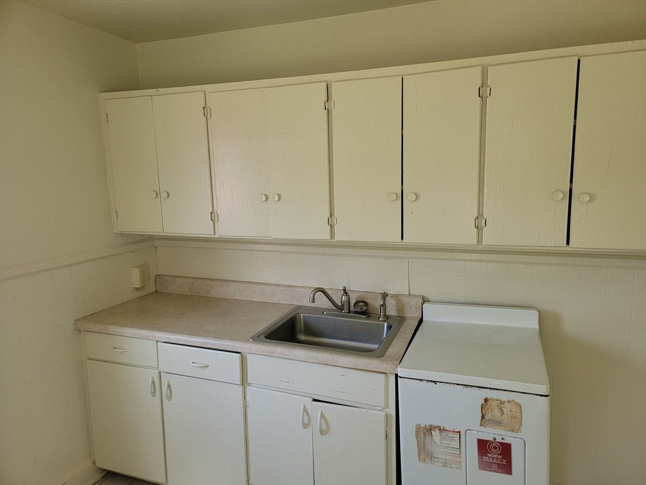 1803 10th St - Photo 4 of 7