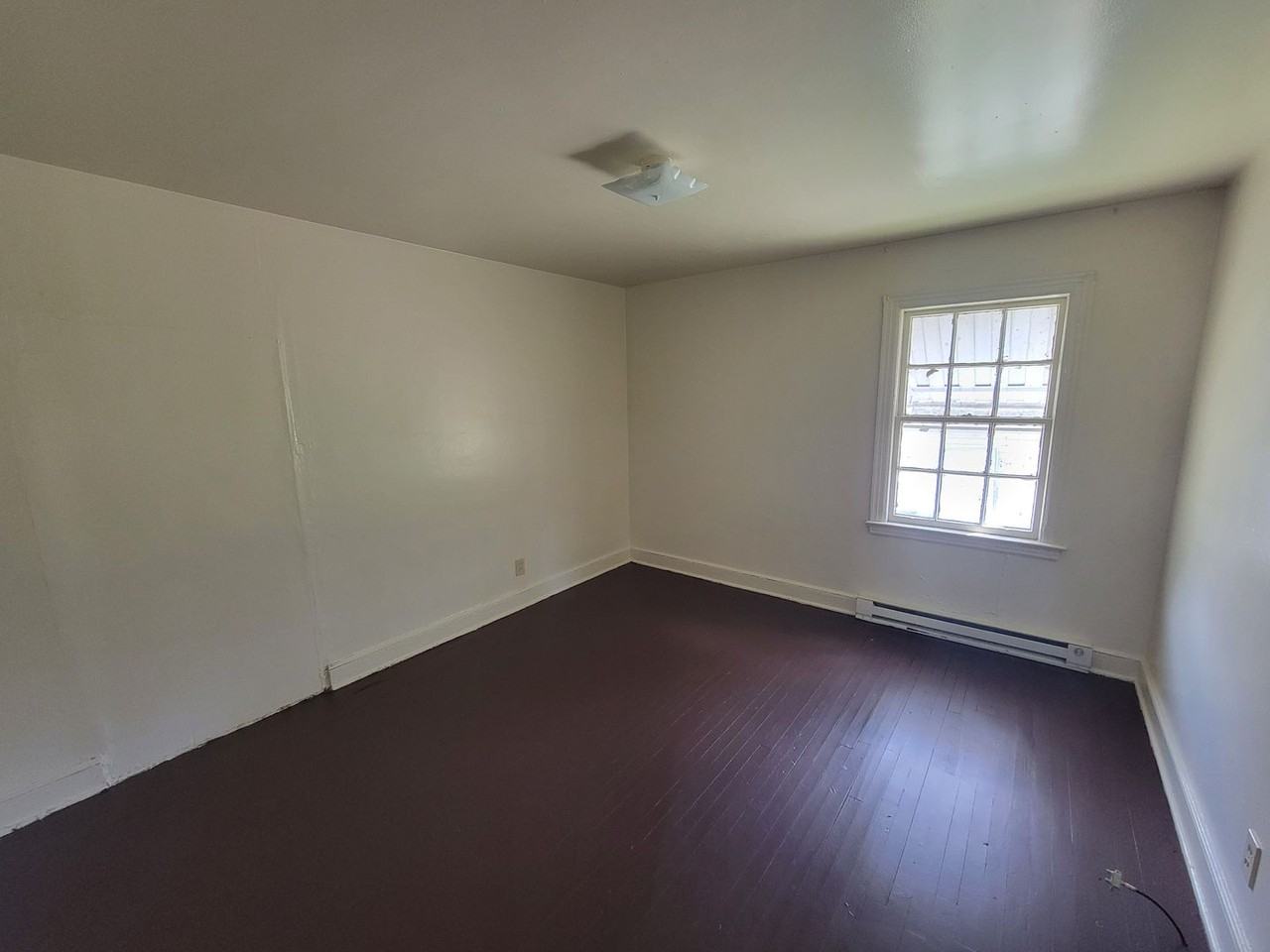 1803 10th St - Photo 5 of 7