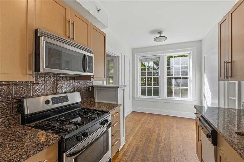 61 16th St Ne #2 - Photo 6 of 12