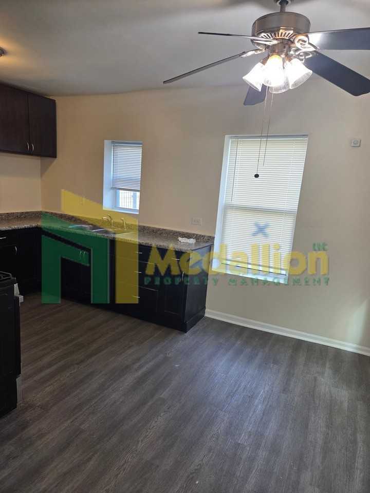 8749 S Wabash Ave - Photo 7 of 28