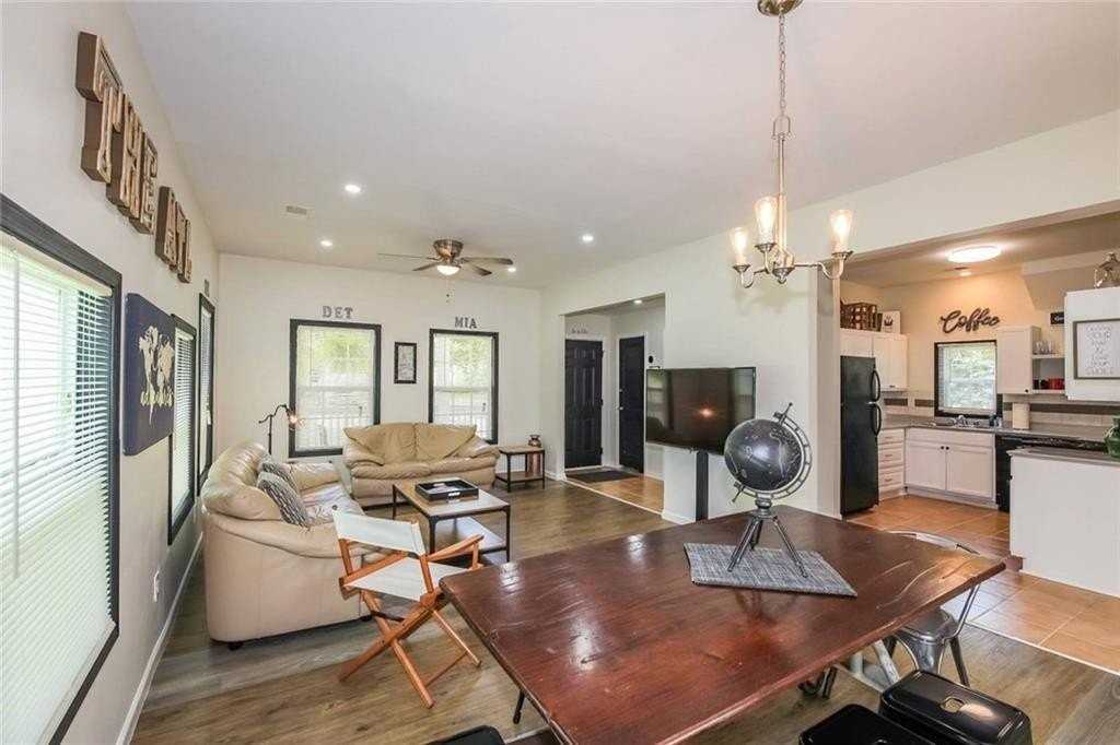 64 Moury Ave Se - Photo 3 of 23