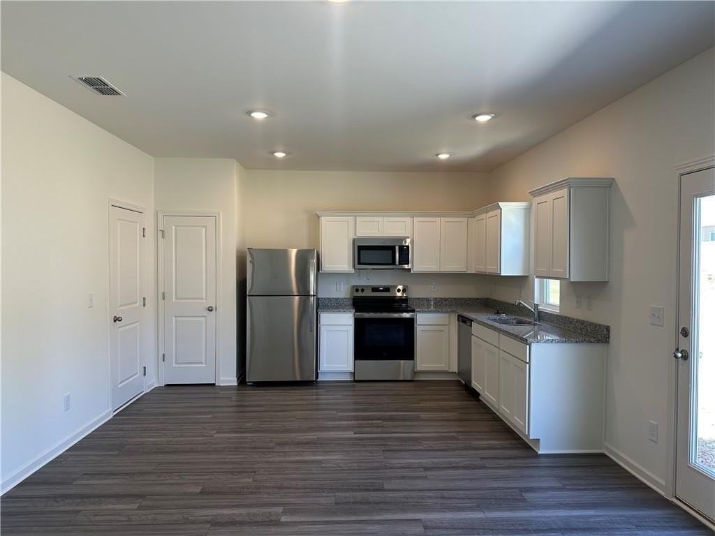 199 Champions Blvd - Photo 4 of 18