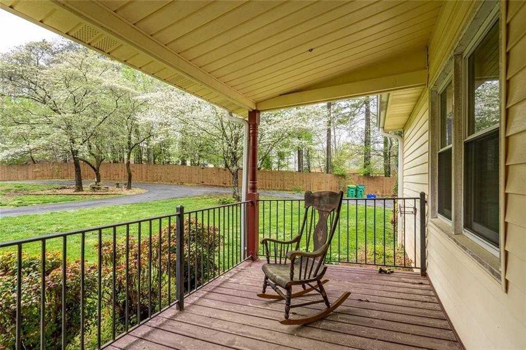 465A Dobbs Rd #B - Photo 2 of 40