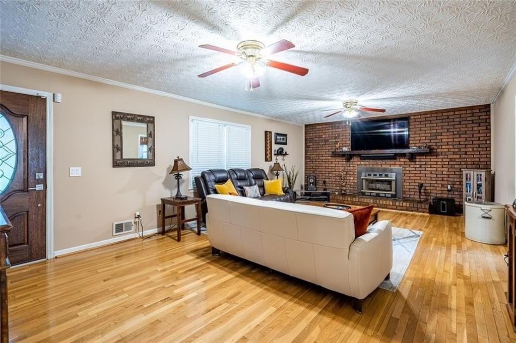 465A Dobbs Rd #B - Photo 7 of 40