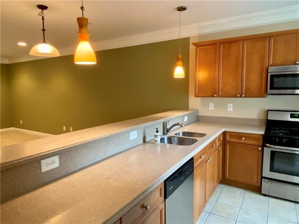 1214 Harris Commons Pl - Photo 3 of 14