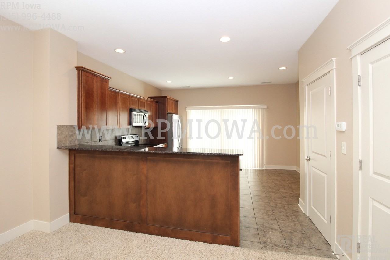 3600 Se Glenstone Dr #609 - Photo 6 of 24