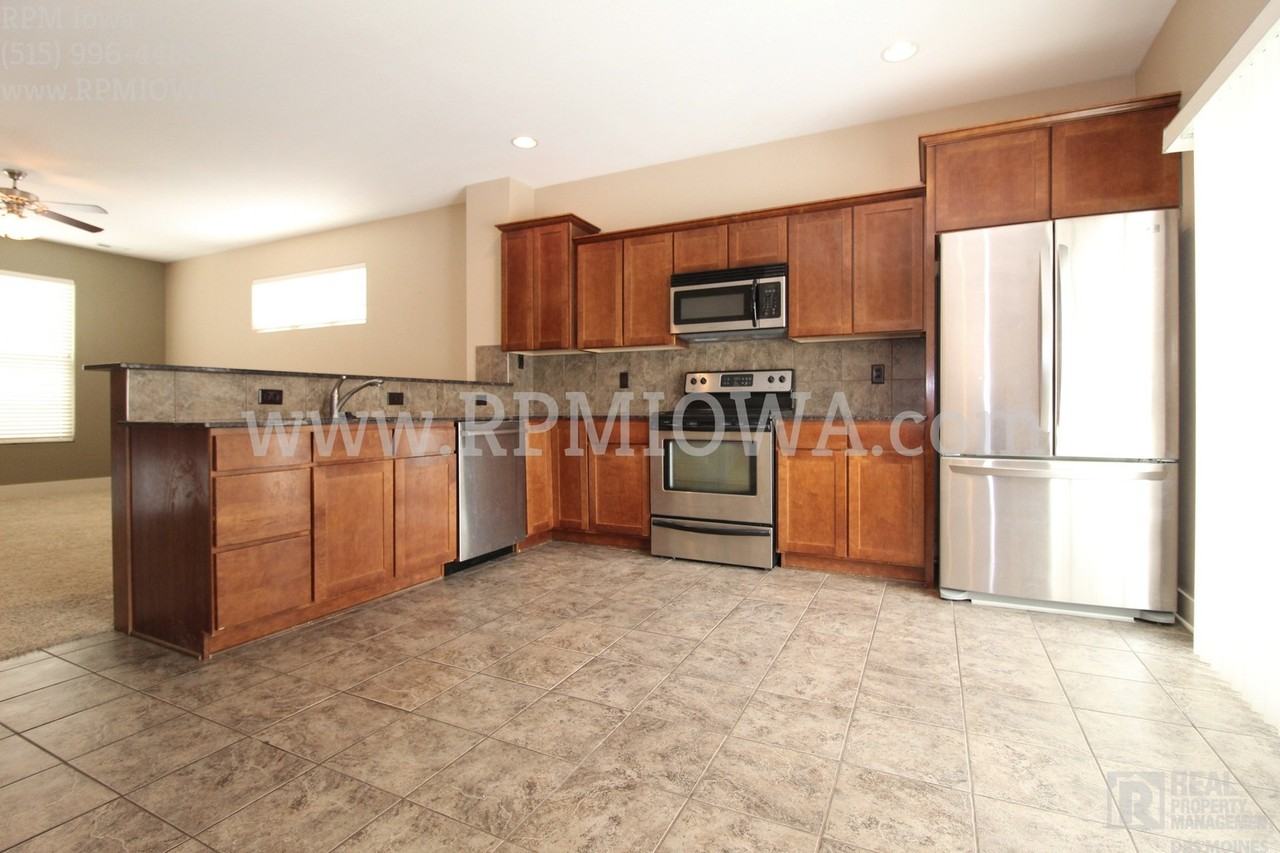 3600 Se Glenstone Dr #609 - Photo 7 of 24