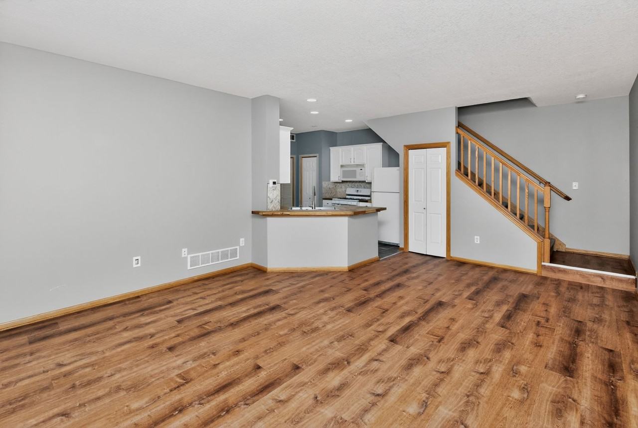 3921 Ne Gardenia Ln - Photo 4 of 23