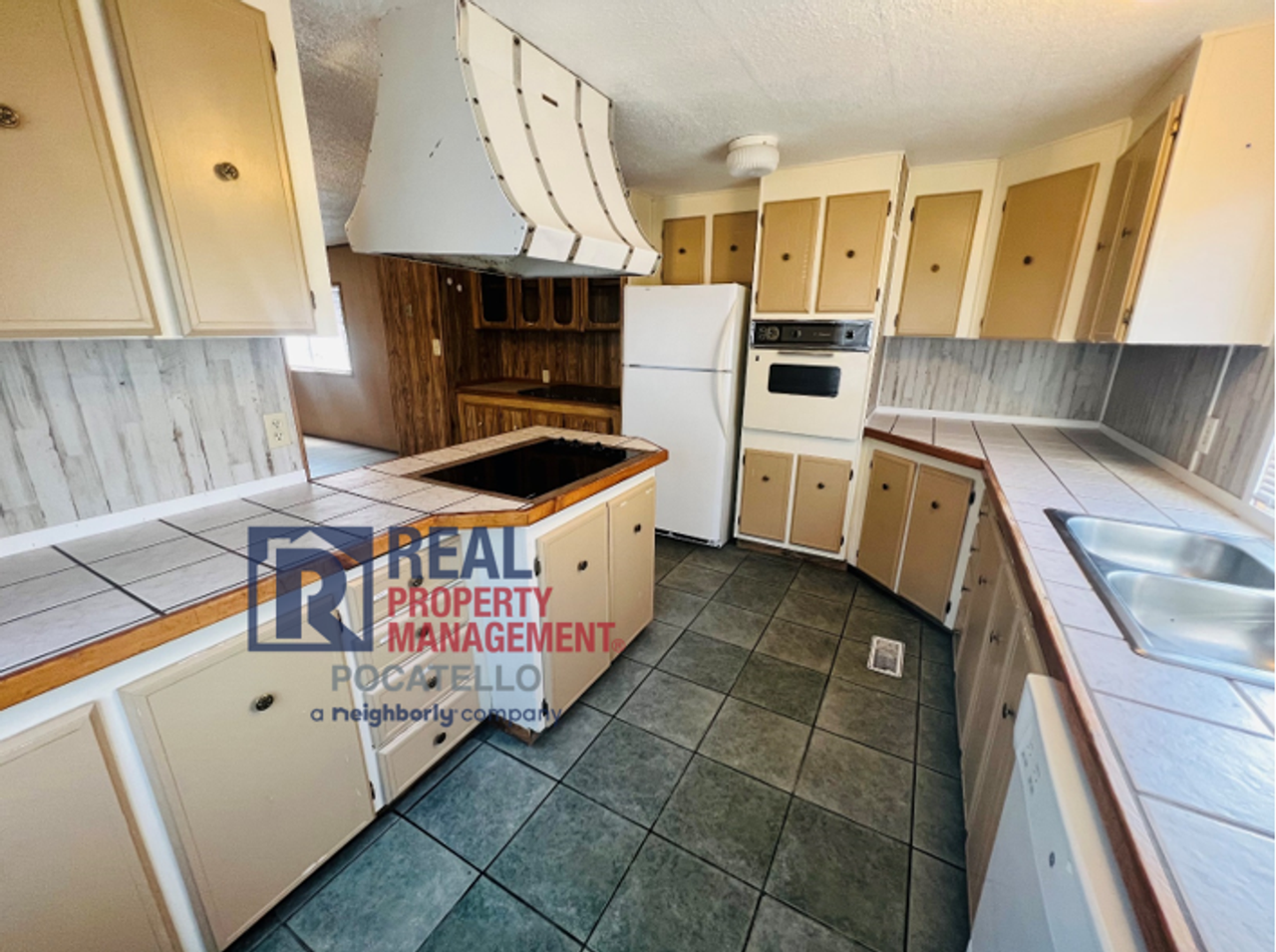 114 Teakwood St - Photo 3 of 19