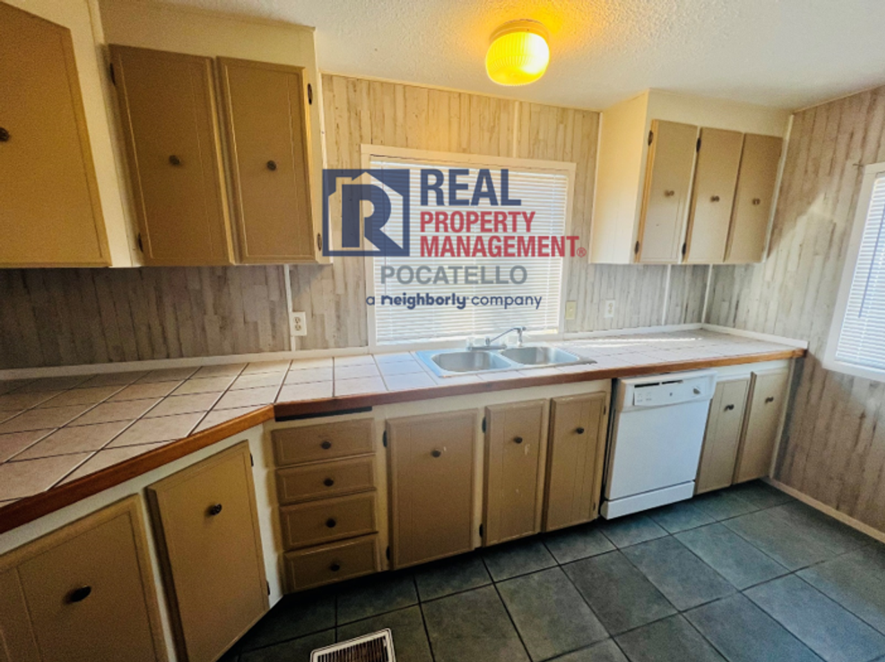 114 Teakwood St - Photo 5 of 19