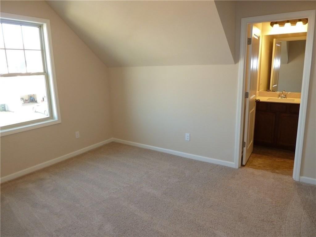 5740 Rialto Way - Photo 6 of 15